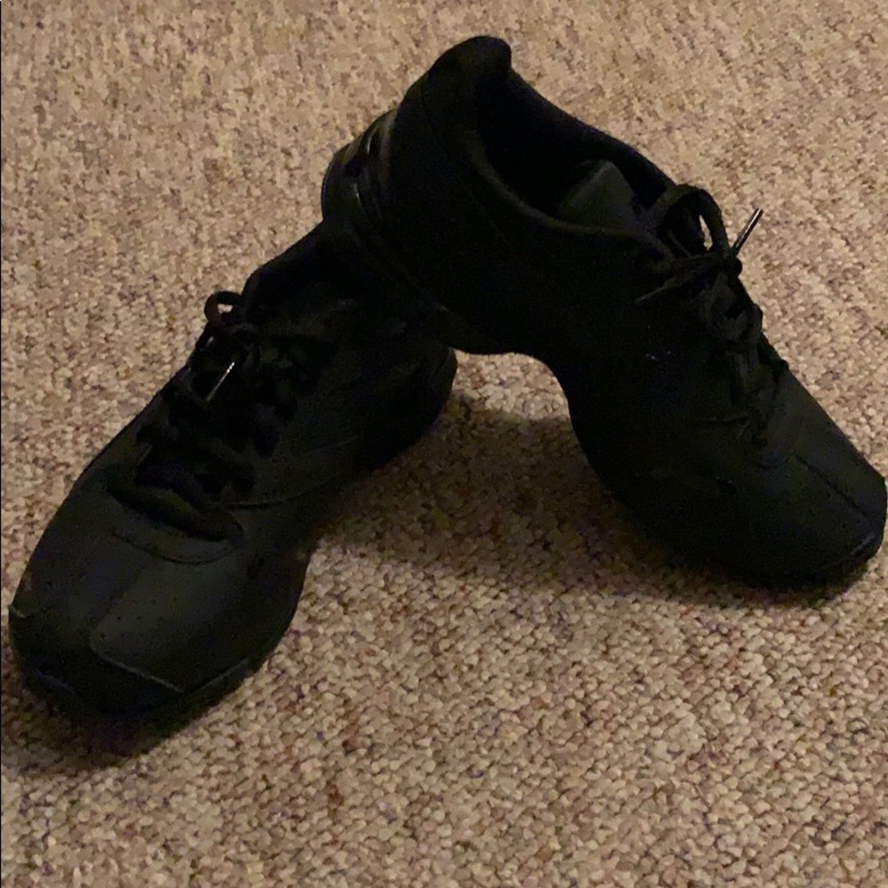 NWOT puma tennis shoes